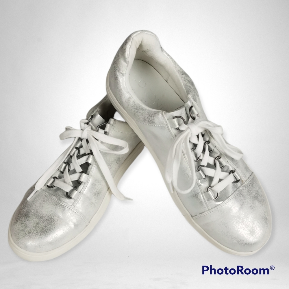 Coconuts by Matisse Casual Silver Sneakers Size 8